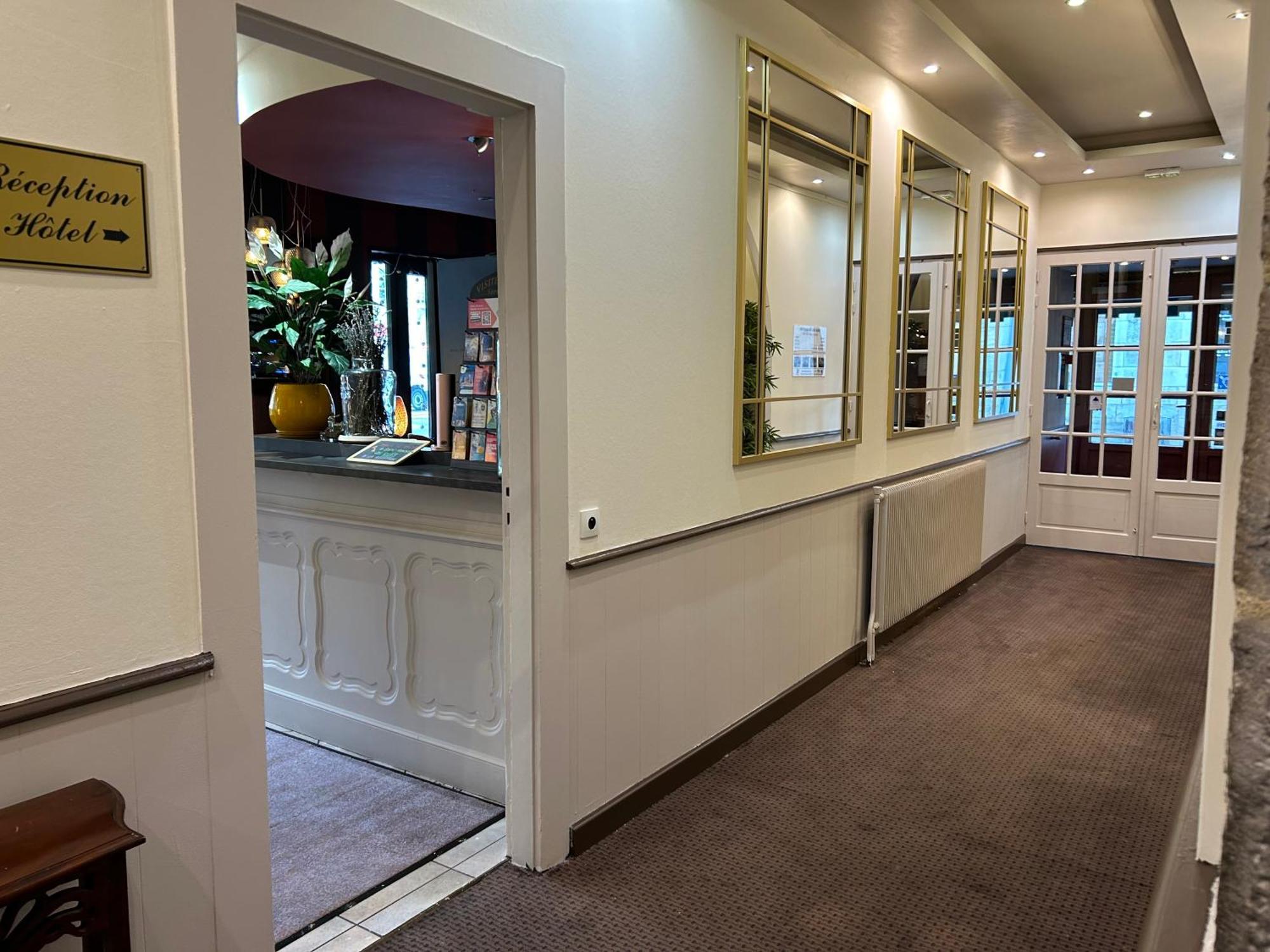 Logis Hotel Des Messageries Арбуа Экстерьер фото