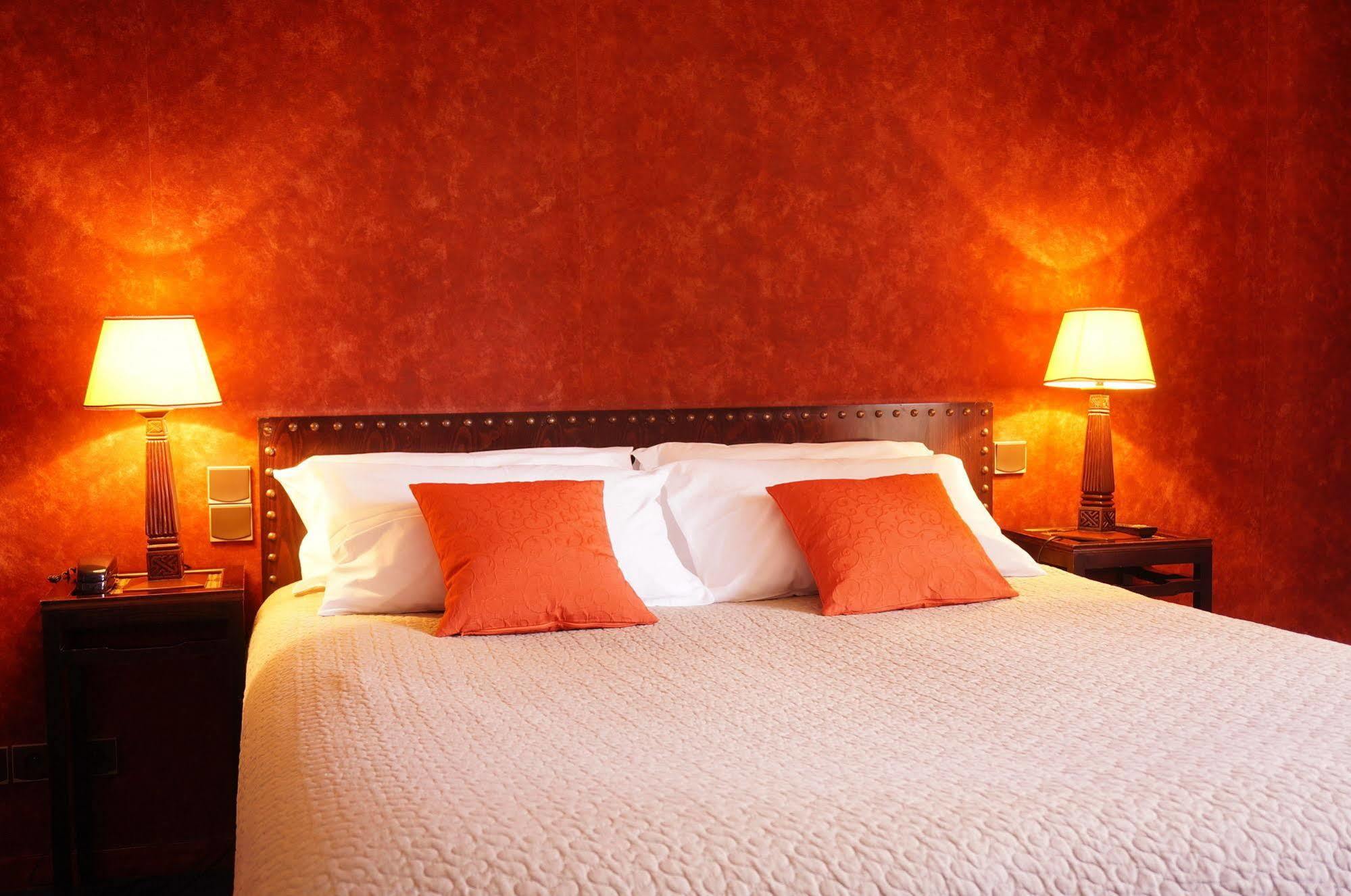 Logis Hotel Des Messageries Арбуа Экстерьер фото