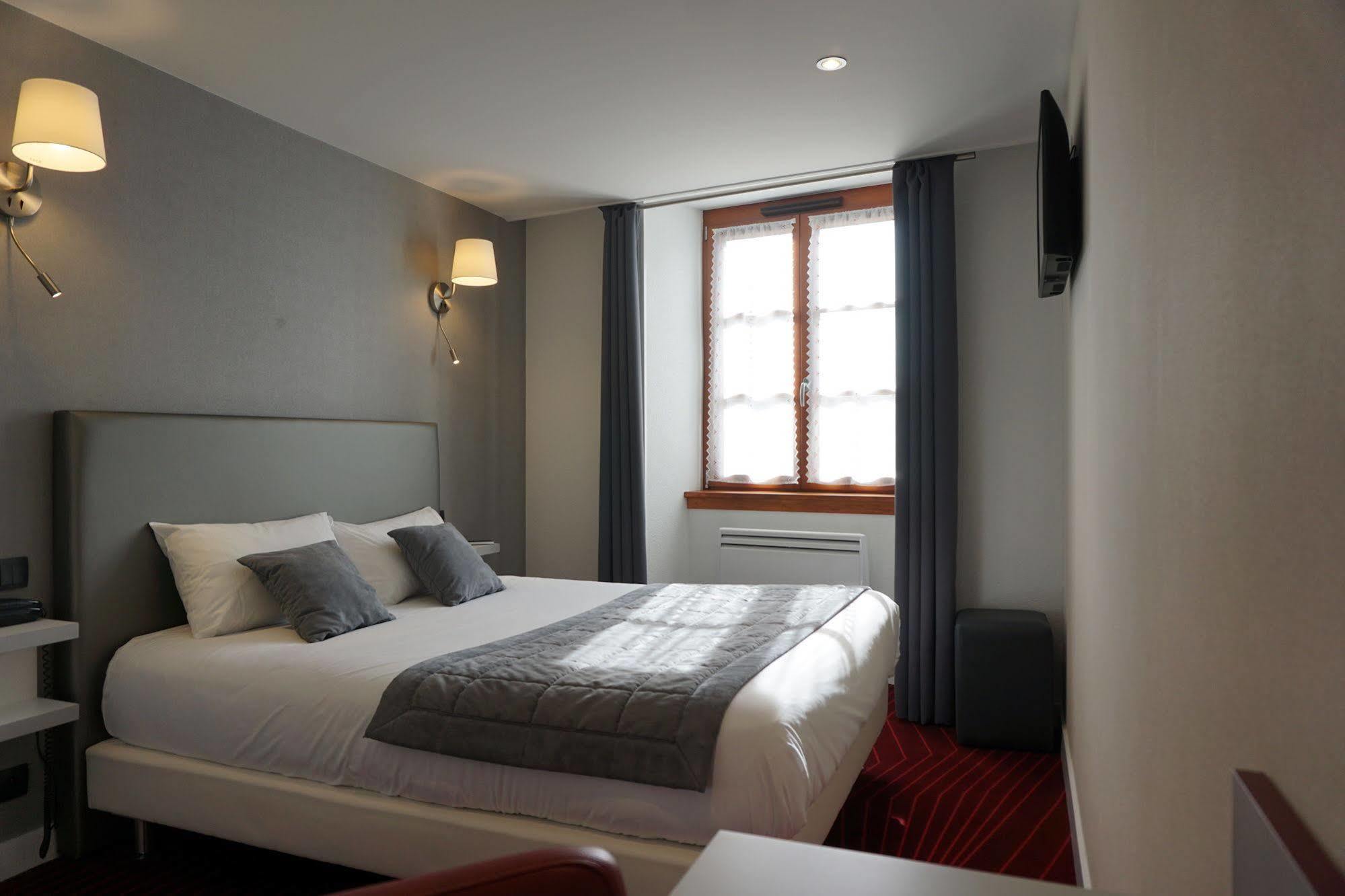 Logis Hotel Des Messageries Арбуа Экстерьер фото