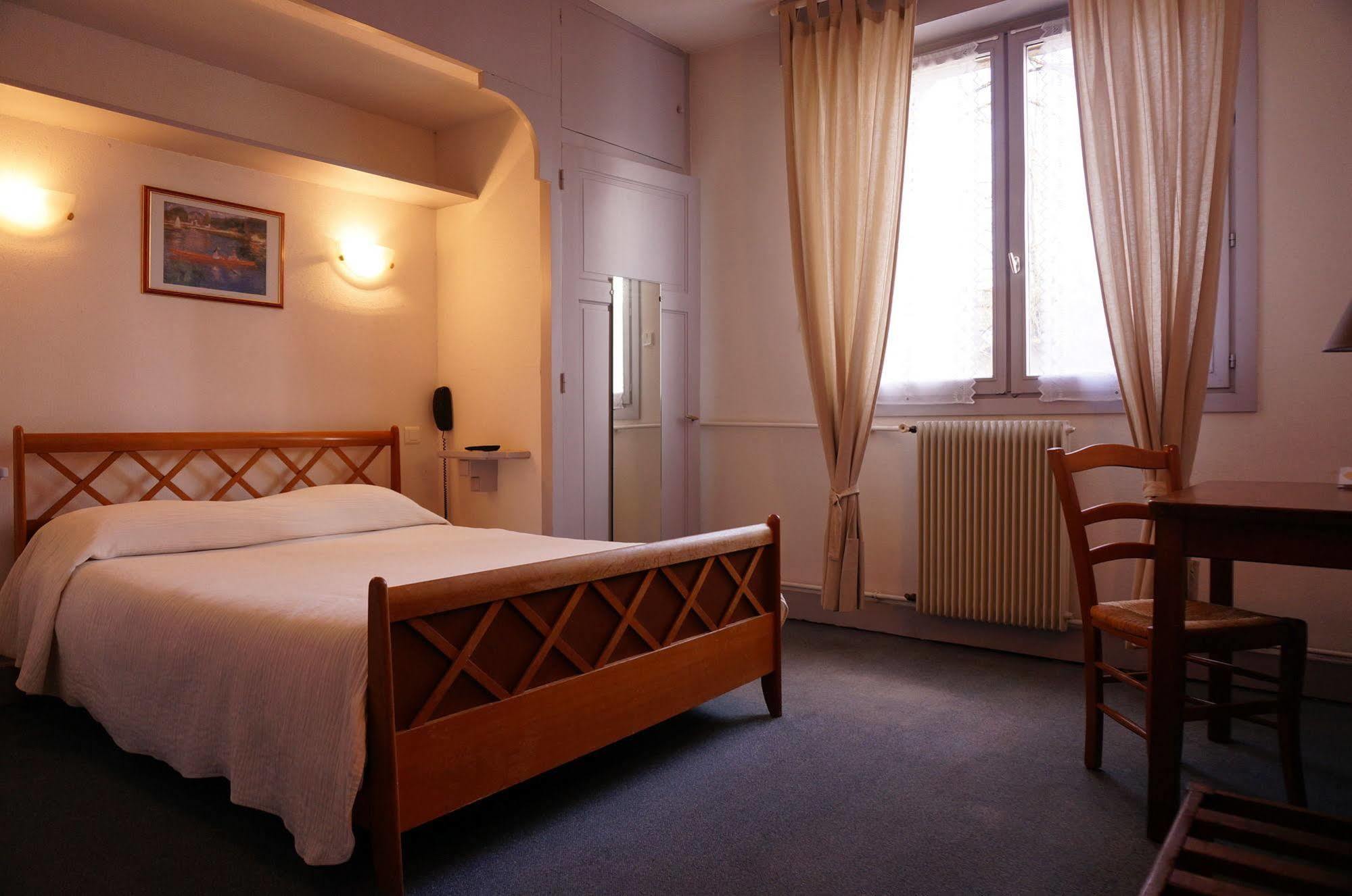 Logis Hotel Des Messageries Арбуа Экстерьер фото